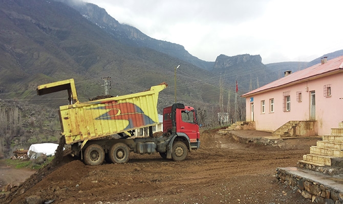 Üçyan ilkokulu bahçe alanı genişletme çalışmaları galerisi resim 6