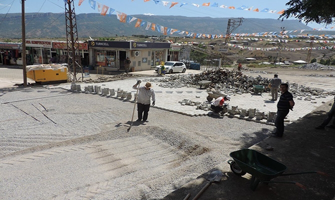 Çarşı Merkezde Kilitli Parke Taşı Döşeme Çalışmaları galerisi resim 10