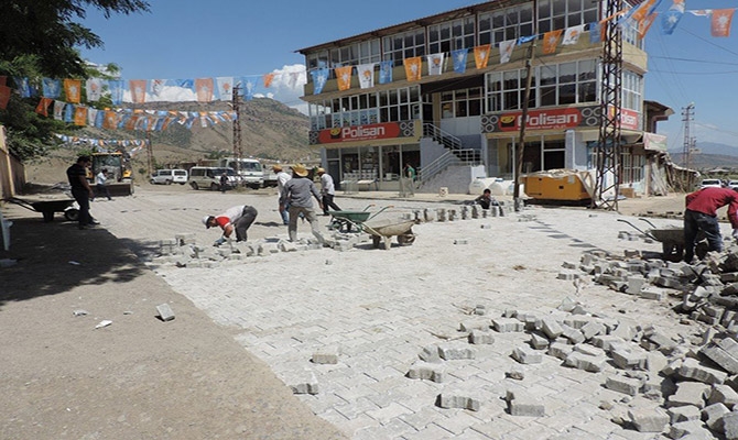 Çarşı Merkezde Kilitli Parke Taşı Döşeme Çalışmaları galerisi resim 4