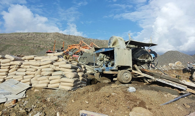 Derecik Belediyesi Samanlı da içme suyu deposunun temellini attı galerisi resim 12