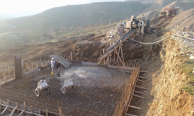 Derecik Belediyesi Samanlı da içme suyu deposunun temellini attı galerisi resim 5