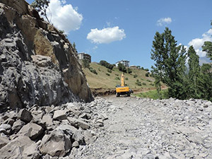 Samanlı’da Yol Genişletme Çalışmaları Sürüyor