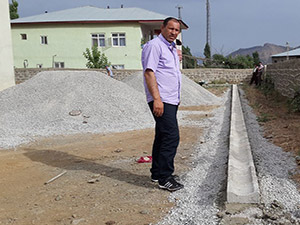 Ulu Cami'nin Bahçesinde Düzenleme Yapılıyor