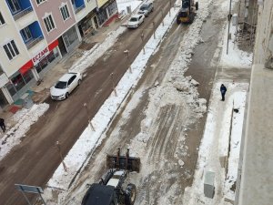 Kar yağışı nedeniyle Belediyemiz sınırları İçesindeki kapalı olan tüm mahalle yolları açıldı.