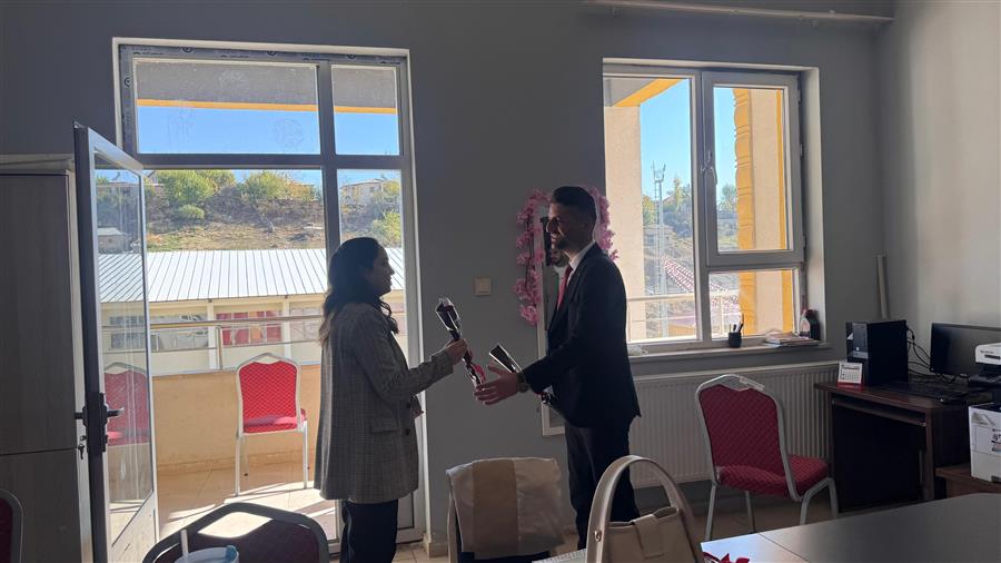 Öğretmenler Gününde Anlamlı Ziyaret