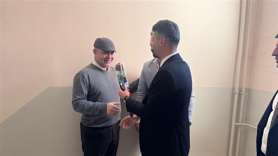 Öğretmenler Gününde Anlamlı Ziyaret