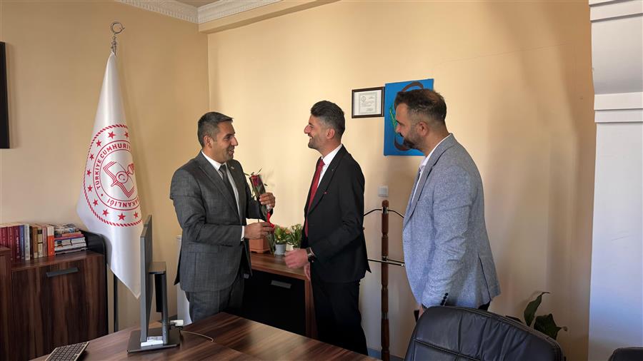 Öğretmenler Gününde Anlamlı Ziyaret