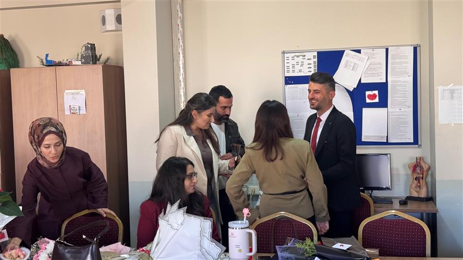 Öğretmenler Gününde Anlamlı Ziyaret