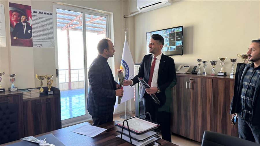 Öğretmenler Gününde Anlamlı Ziyaret