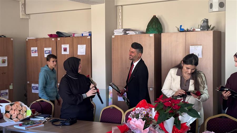 Öğretmenler Gününde Anlamlı Ziyaret